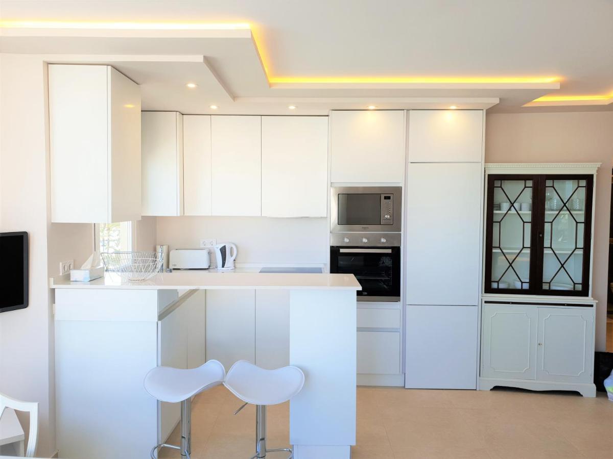 Fantastic Apartment B In Front Of The Sea & Marina Estepona Eksteriør billede
